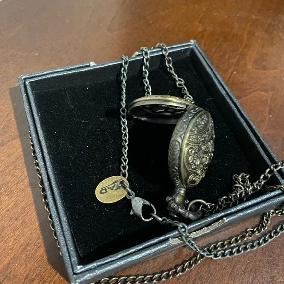 Brass Pocket Watch Necklace with Chain - Picture 6 of 6